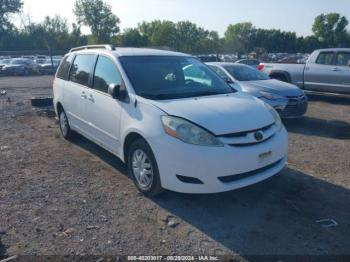  Salvage Toyota Sienna