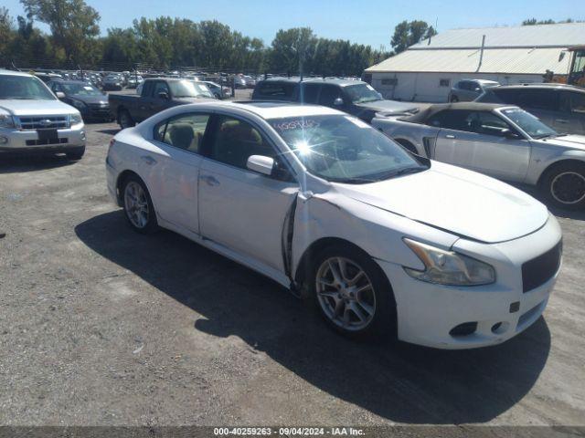  Salvage Nissan Maxima