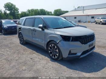  Salvage Kia Carnival