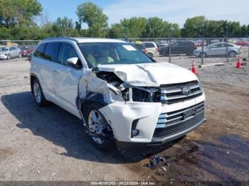  Salvage Toyota Highlander