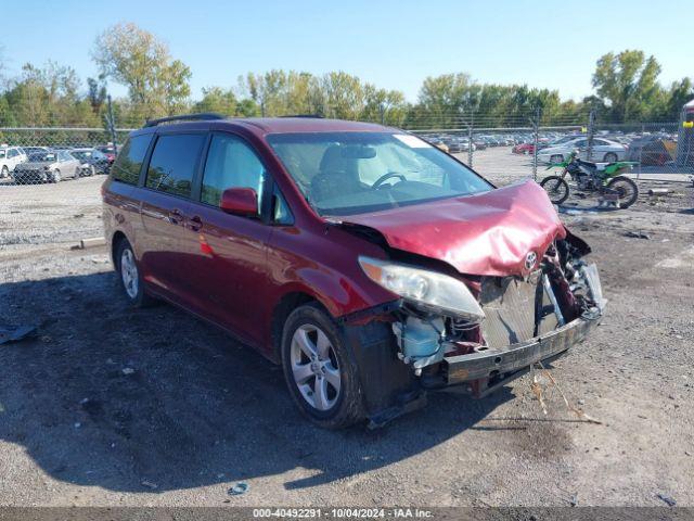  Salvage Toyota Sienna