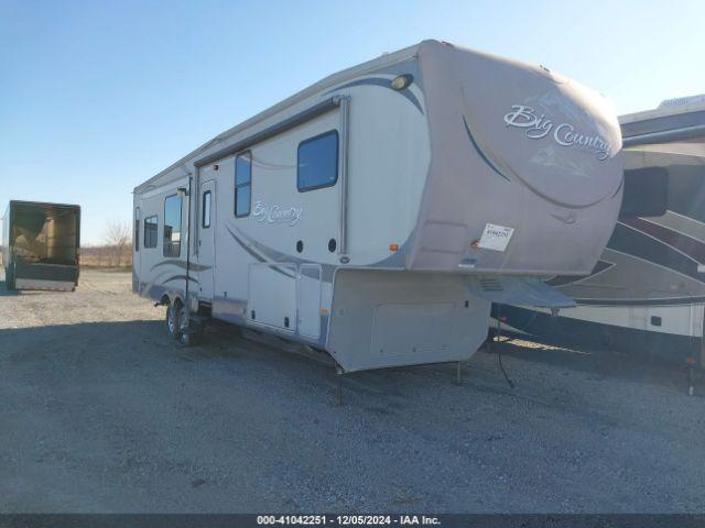  Salvage Heartland 5th Wheel