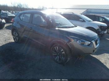  Salvage Nissan Kicks