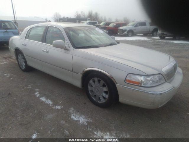  Salvage Lincoln Towncar