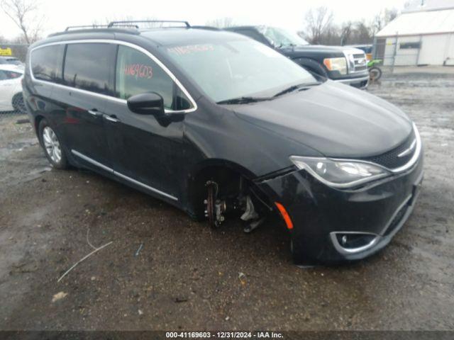  Salvage Chrysler Pacifica