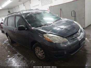  Salvage Toyota Sienna