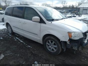  Salvage Chrysler Town & Country