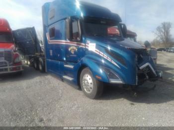  Salvage Volvo Vnl