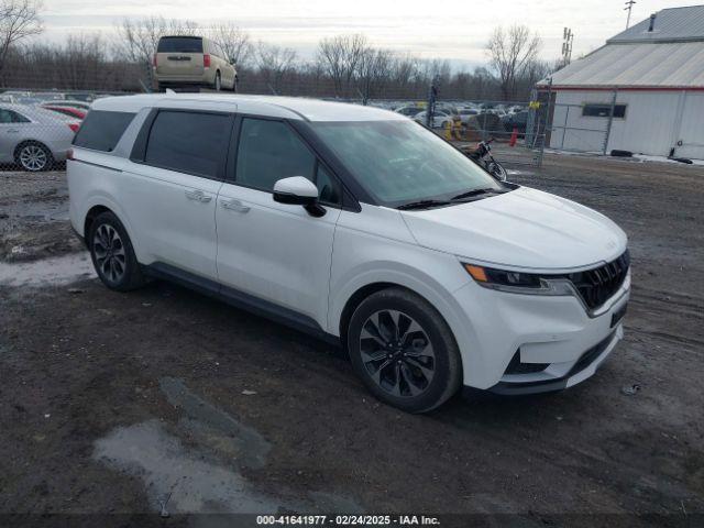  Salvage Kia Carnival