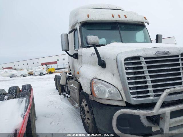  Salvage Freightliner Cascadia 125