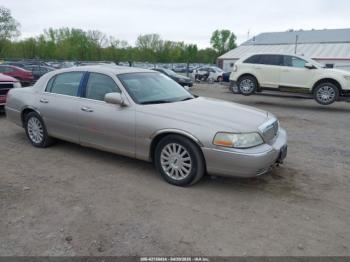  Salvage Lincoln Towncar