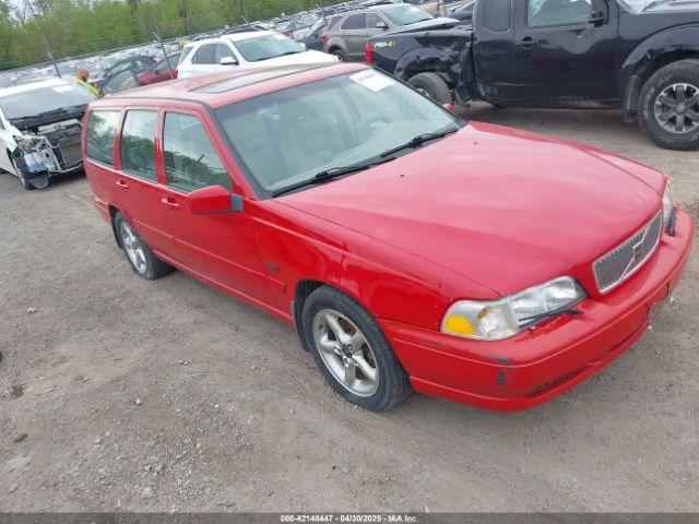  Salvage Volvo V70