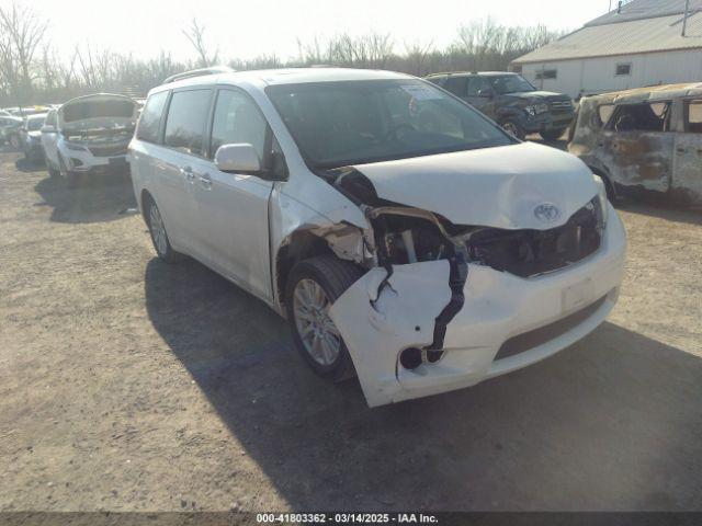  Salvage Toyota Sienna
