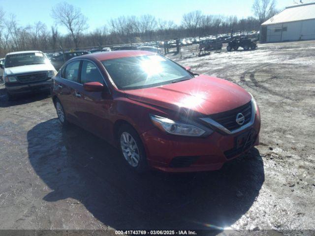  Salvage Nissan Altima