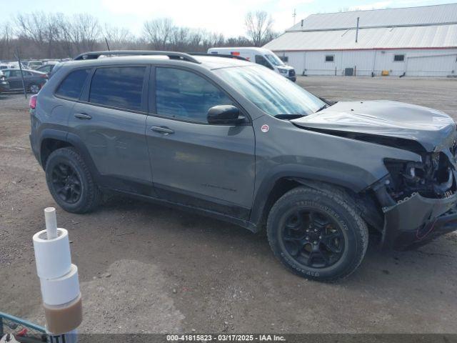  Salvage Jeep Cherokee