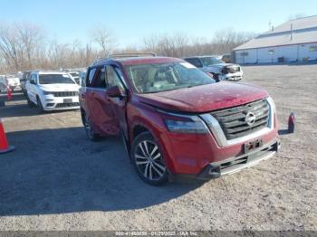  Salvage Nissan Pathfinder