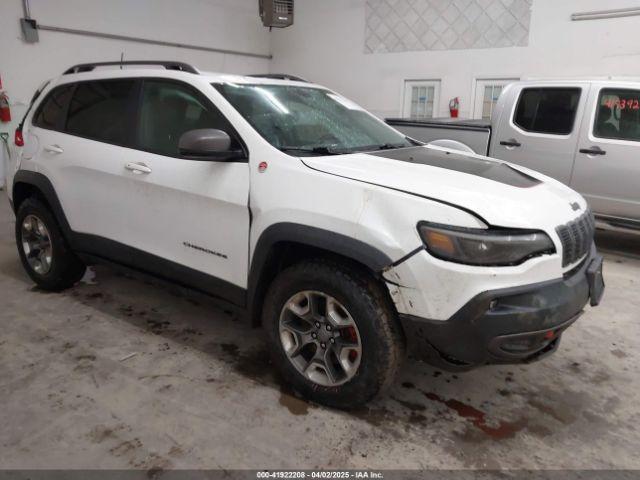  Salvage Jeep Cherokee