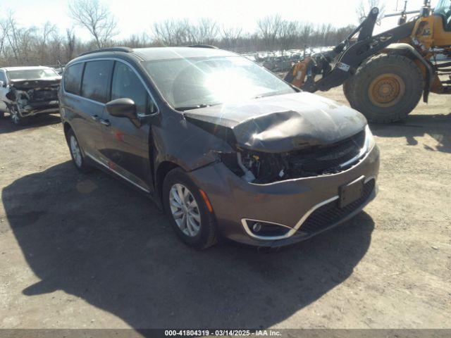  Salvage Chrysler Pacifica