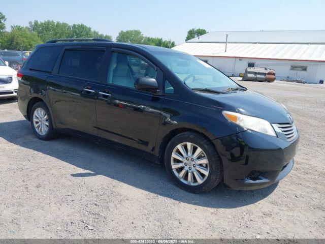  Salvage Toyota Sienna
