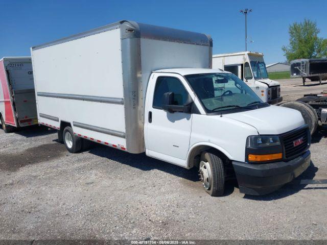  Salvage General Motors Savana Cutaway