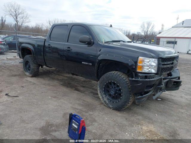  Salvage Chevrolet Silverado 2500