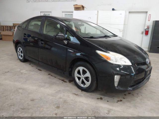  Salvage Toyota Prius