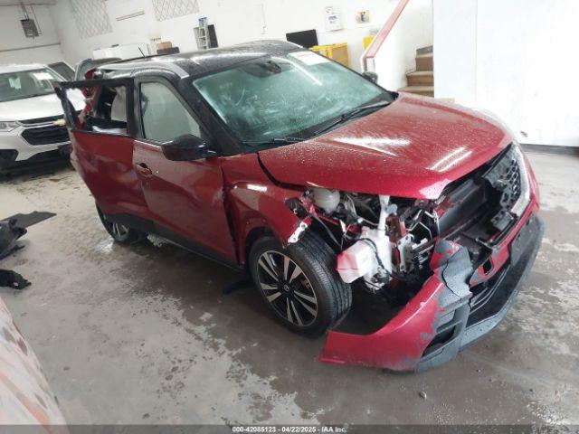  Salvage Nissan Kicks