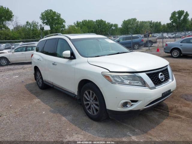  Salvage Nissan Pathfinder