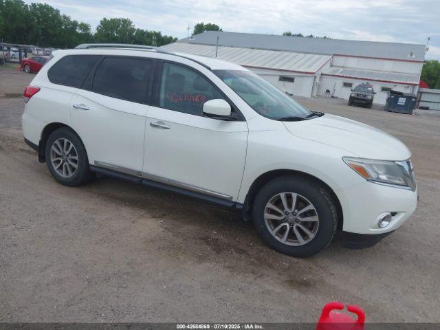  Salvage Nissan Pathfinder