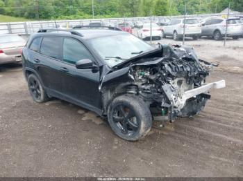  Salvage Jeep Cherokee