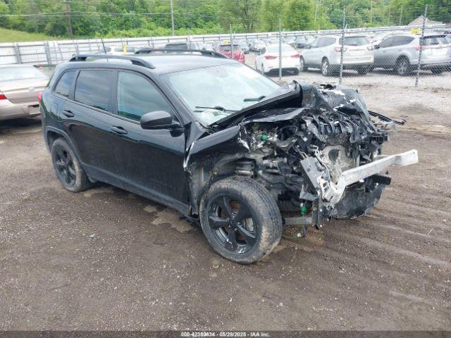  Salvage Jeep Cherokee