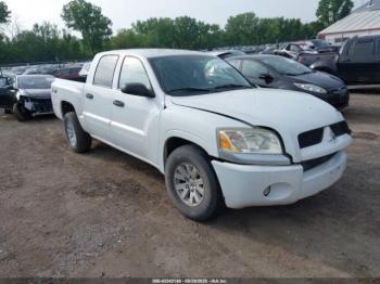  Salvage Mitsubishi Raider