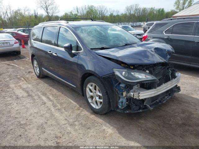  Salvage Chrysler Pacifica