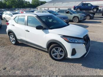  Salvage Nissan Kicks