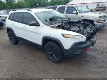 Salvage Jeep Cherokee