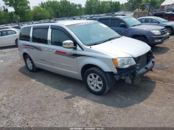  Salvage Chrysler Town & Country