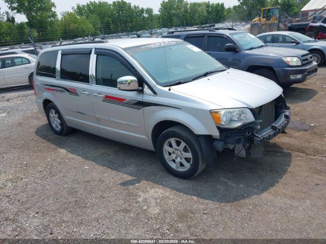  Salvage Chrysler Town & Country
