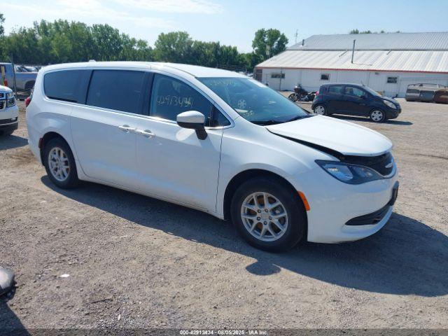  Salvage Chrysler Pacifica