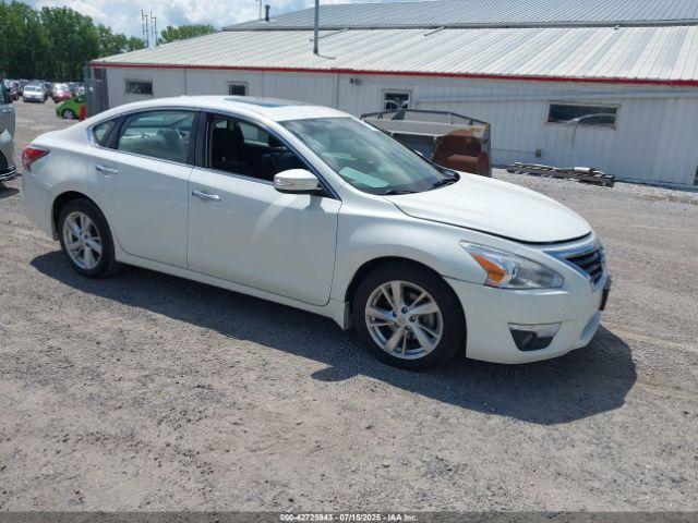  Salvage Nissan Altima