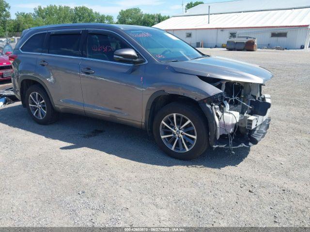  Salvage Toyota Highlander