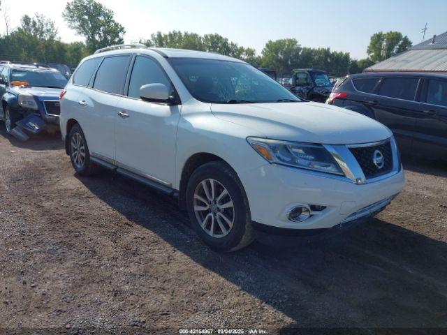  Salvage Nissan Pathfinder