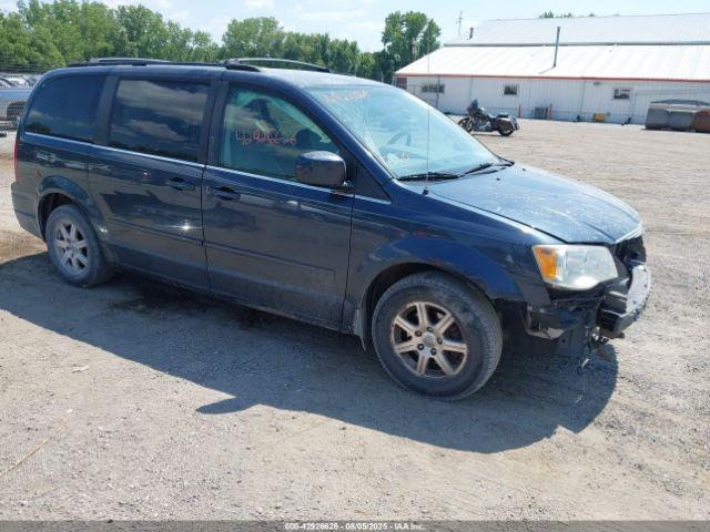  Salvage Chrysler Town & Country