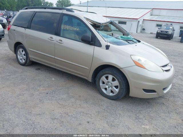  Salvage Toyota Sienna