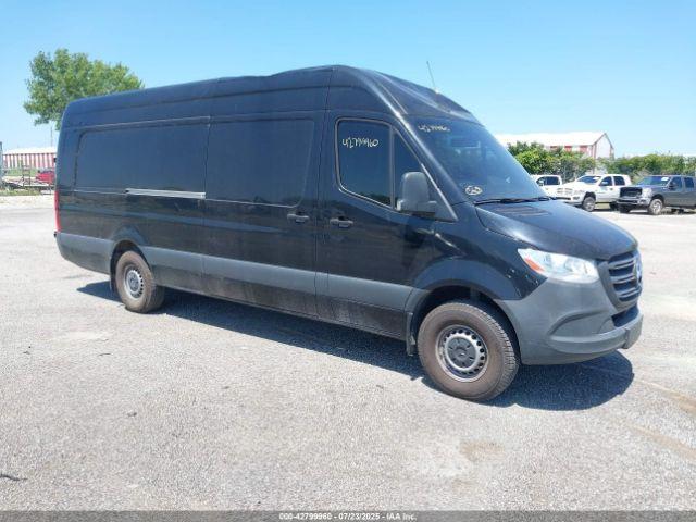  Salvage Mercedes-Benz Sprinter 2500