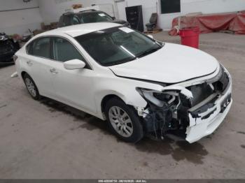  Salvage Nissan Altima