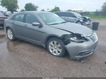  Salvage Chrysler 200