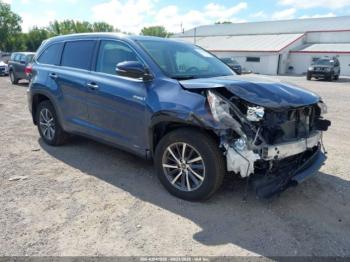  Salvage Toyota Highlander