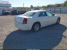 Chrysler 300 Touring Image 7