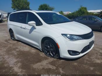  Salvage Chrysler Pacifica
