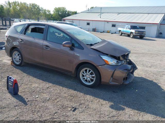  Salvage Toyota Prius v